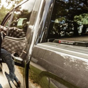 Roll-N-Lock 16-18 Toyota Tacoma Double Cab SB 60-1/2in A-Series Retractable Tonneau Cover