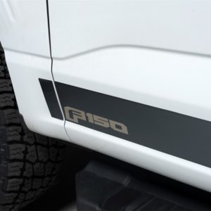 Putco 2021 Ford F-150 Super Crew 5.5ft Box Ford Licensed Blk Platinum Rocker Panels (4.25in 12pc)