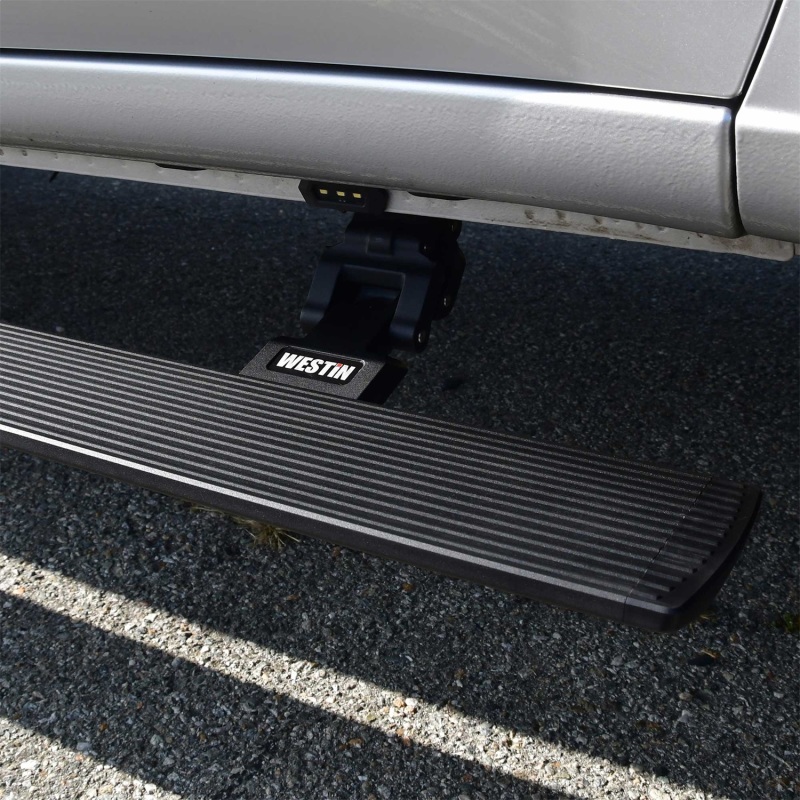 Westin 19-26 Chev/GMC Silv/Srra 1500 CC (No 19 LTD) / 20-26 2500/3500 Pro-e Running Boards - Tex Blk - Image 10