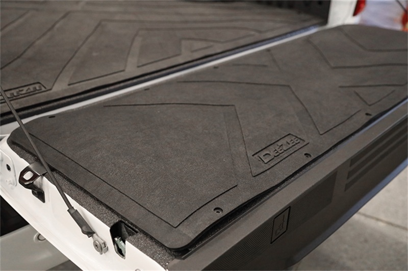 Dee Zee Universal Tailgate Mat - Full Size/Universal (X Pattern) - Image 3