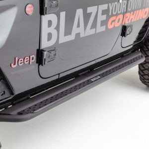 Go Rhino 07-20 Toyota Tundra Dominator Extreme DSS SideSteps Complete Kit w/SideStep + Brkts