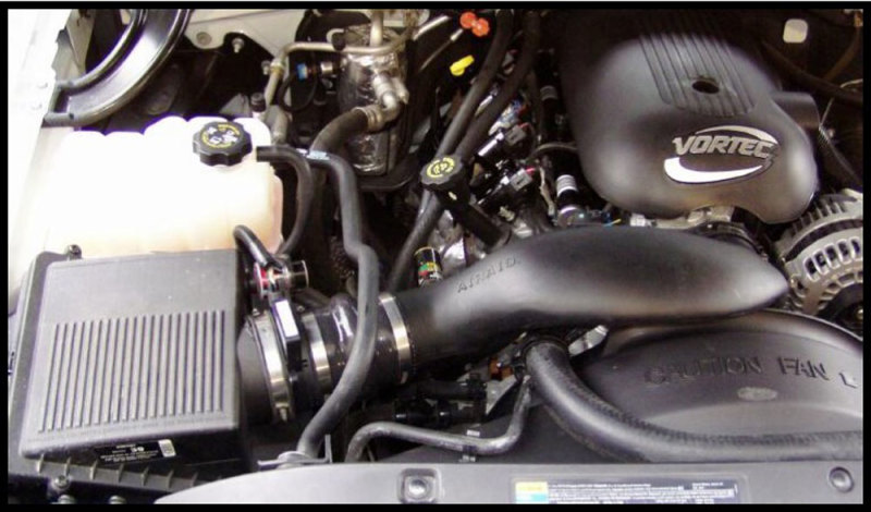 Airaid 99-04 Chevy / GMC / Cadillac 4.8/5.3/6.0L Airaid Jr Intake Kit - Dry / Red Media - Image 3
