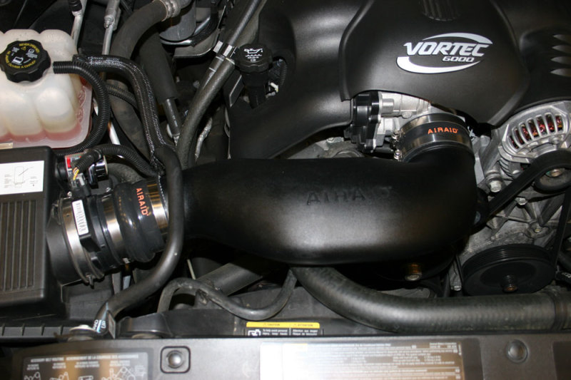 Airaid 05-06 Chevy / GMC / Cadillac 4.8/5.3/6.0L Airaid Jr Intake Kit - Dry / Red Media - Image 3